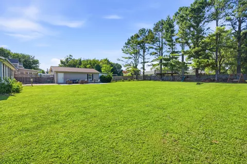 Exterior - 2302 Paddock Dr, Murfreesboro, TN 37128 photo 3 of 10