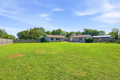 Exterior - 2302 Paddock Dr, Murfreesboro, TN 37128 photo 9 of 10