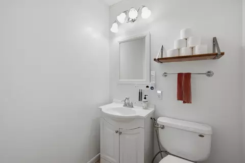 Bath - 2302 Paddock Dr, Murfreesboro, TN 37128 photo 1 of 2