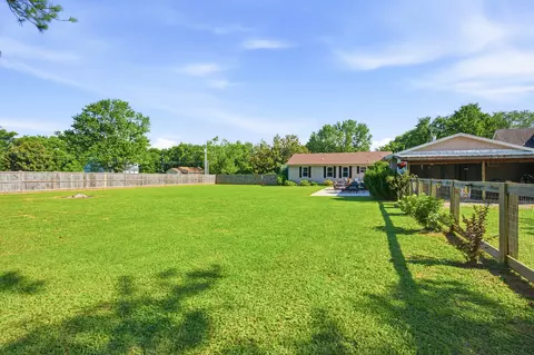 Exterior - 2302 Paddock Dr, Murfreesboro, TN 37128 photo 4 of 10