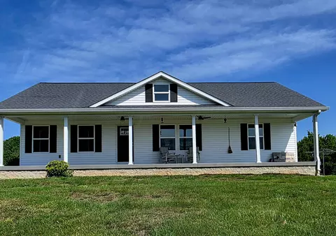 4 Lewis James Ln, Riddleton, TN 37151