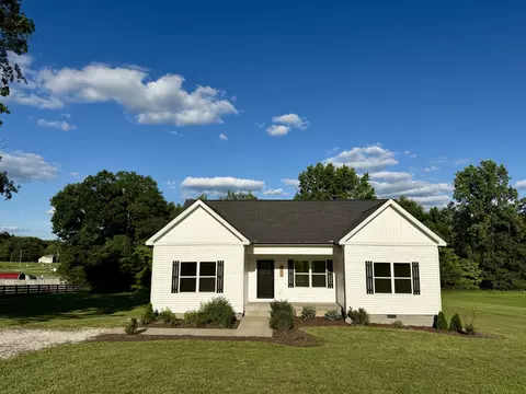 1007 Edgewood Dr, Dickson, TN 37055