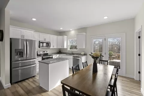 Kitchen - 1007 Edgewood Dr, Dickson, TN 37055 photo 2 of 4