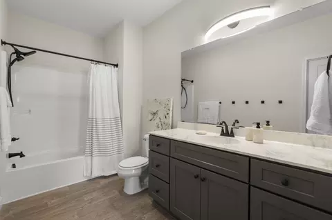 Bath - 1007 Edgewood Dr, Dickson, TN 37055 photo 1 of 3