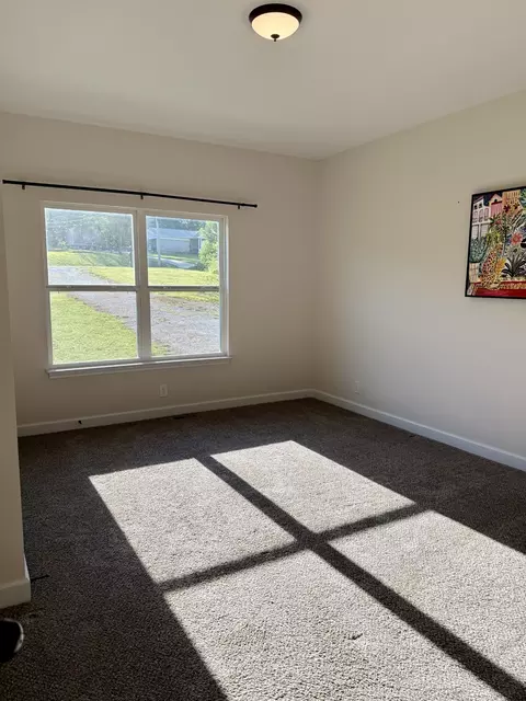 Bedroom - 1007 Edgewood Dr, Dickson, TN 37055 photo 5 of 5