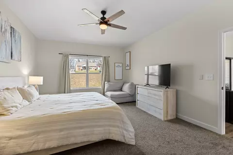 Bedroom - 1007 Edgewood Dr, Dickson, TN 37055 photo 2 of 5