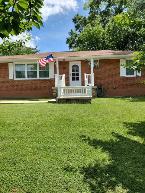 204 Park Ln, Clarksville, TN 37042