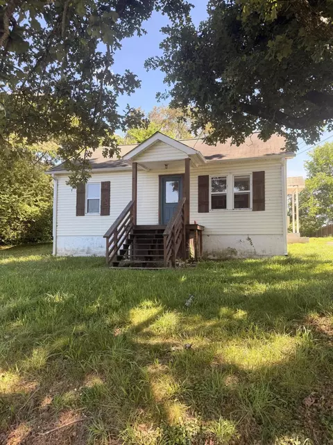 754 Hickory St, Rossville, GA 30741