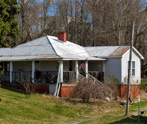 109 E Main Blvd, Church Hill, TN 37642