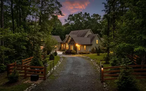 266 Beaten Path Rd E, Signal Mountain, TN 37377