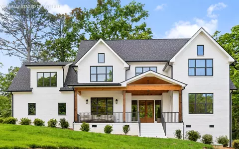 1825 Sawyer Farms Ln, Signal Mountain, TN 37377