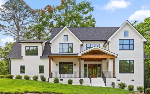 1825 Sawyer Farms Ln, Signal Mountain, TN 37377