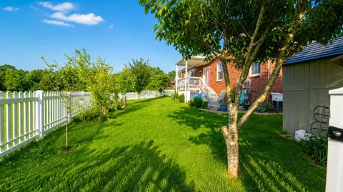 Exterior - 318 River Downs Blvd, Murfreesboro, TN 37128 photo 6 of 10