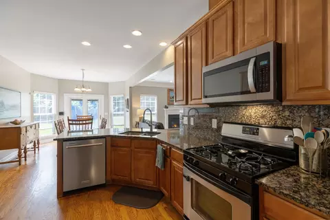 Kitchen - 2008 Flocking Dr, Spring Hill, TN 37174 photo 5 of 5