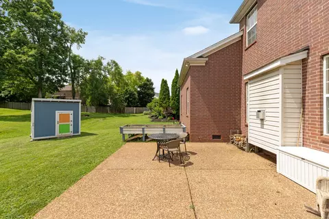 Exterior - 2008 Flocking Dr, Spring Hill, TN 37174 photo 6 of 9