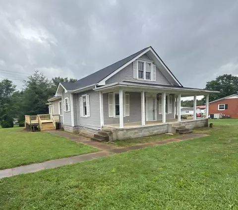 323 Kennedy St, Lawrenceburg, TN 38464