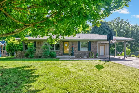 404 Colonial Ter, Hopkinsville, KY 42240
