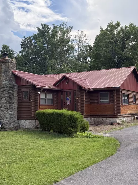 1408 Sue Ann Ln, Lafayette, TN 37083