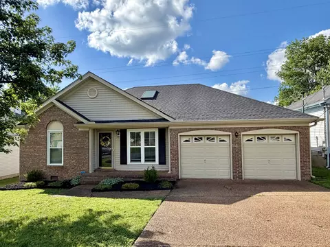 123 Cloverfield Ct, Hendersonville, TN 37075