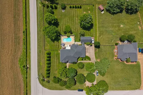 2801 Stacey St, Thompsons Station, TN 37179