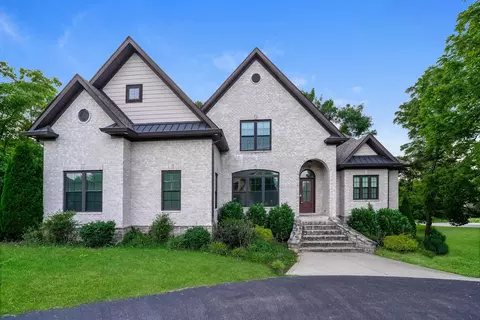 521 Autumnstone Ln, Bowling Green, KY 42103