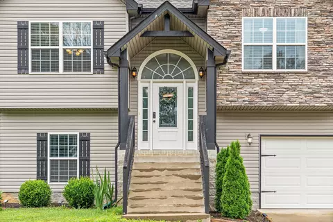 130 Sycamore Hill Dr, Clarksville, TN 37042