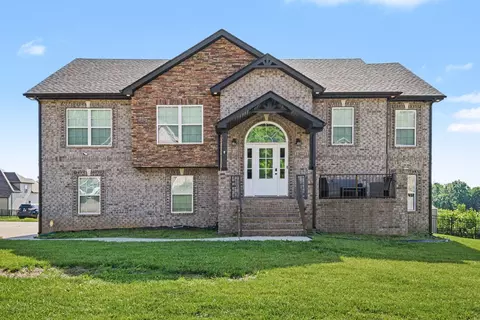 529 Cresthaven Ln, Clarksville, TN 37043