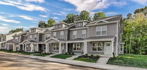 149 Quarry Point Dr, Clarksville, TN 37043
