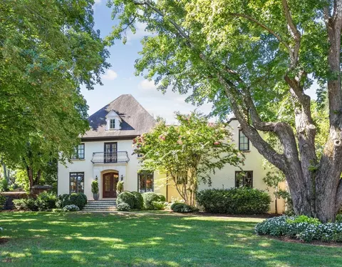 137 Brookfield Ave, Nashville, TN 37205