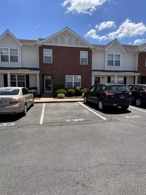 235 Arapaho Dr, Murfreesboro, TN 37128