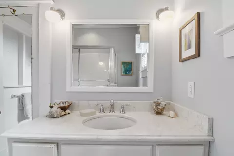 Bath - 1020 E Lytle St, Murfreesboro, TN 37130 photo 1 of 4