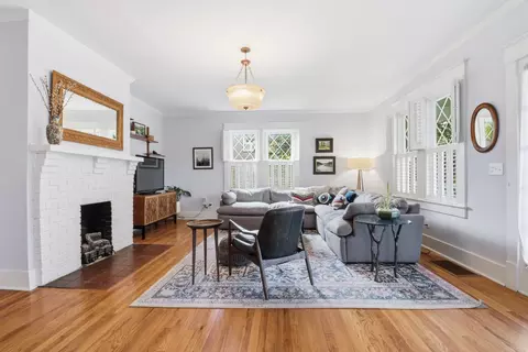 Living - 1020 E Lytle St, Murfreesboro, TN 37130 photo 1 of 3