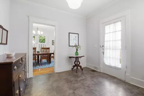 Entry Way - 1020 E Lytle St, Murfreesboro, TN 37130 photo 4 of 7