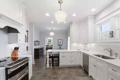 Kitchen - 1020 E Lytle St, Murfreesboro, TN 37130 photo 3 of 4