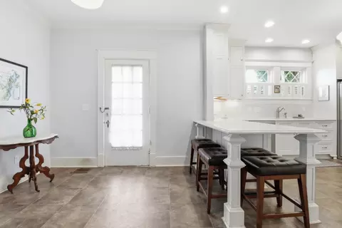 Entry Way - 1020 E Lytle St, Murfreesboro, TN 37130 photo 3 of 7