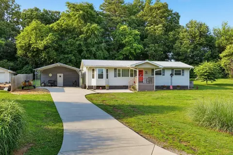 134 Oakwood Ter, Chickamauga, GA 30707