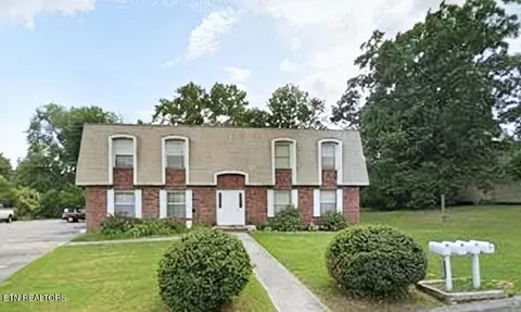 7500 Falling Leaves Cir, Knoxville, TN 37909