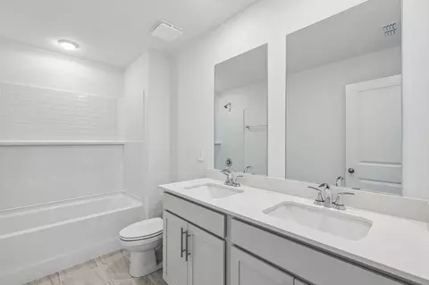 Bath - 2933 Citrine Dr, Murfreesboro, TN 37127 photo 1 of 4