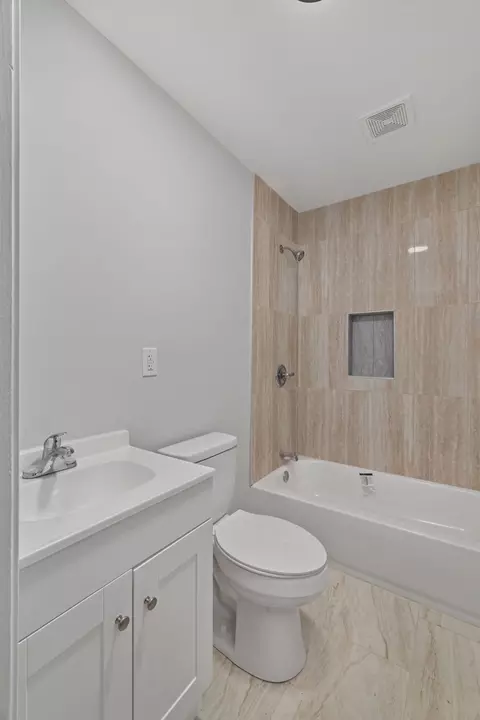Bath - 225 Vine Cir, Loretto, TN 38469 photo 2 of 2
