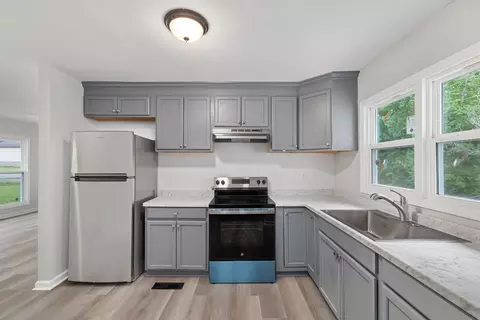 Kitchen - 225 Vine Cir, Loretto, TN 38469 photo 2 of 2