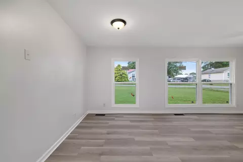 Living - 225 Vine Cir, Loretto, TN 38469 photo 3 of 3