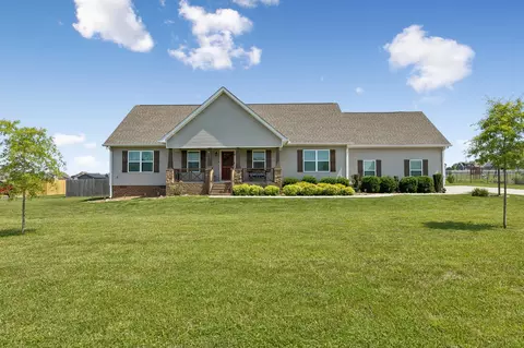 957 Richland Farms Dr, Manchester, TN 37355