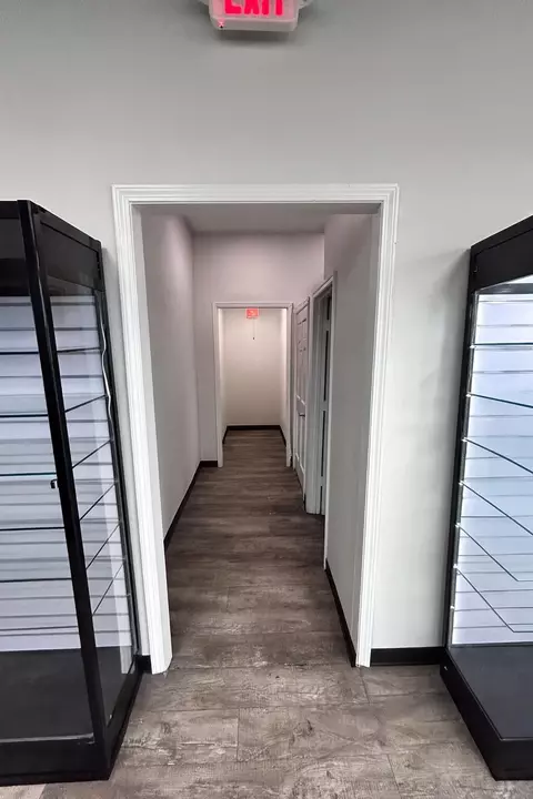 Entry Way - 208 E Walnut Ave, Dalton, GA 30721 photo 1 of 1