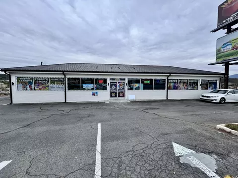 208 E Walnut Ave, Dalton, GA 30721