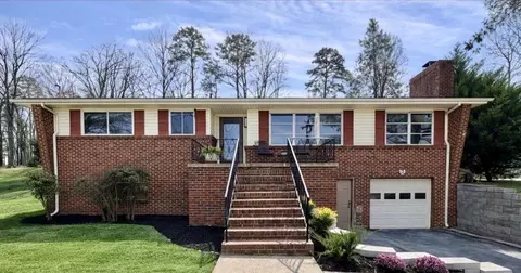 1402 John Ross Rd, Chattanooga, TN 37412