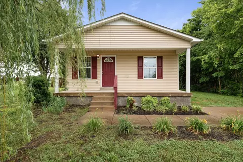303 15th Ave W, Springfield, TN 37172