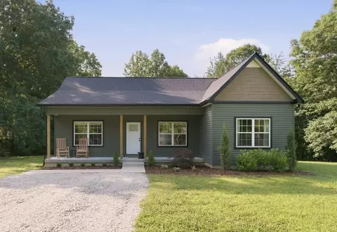 896 Hawkins Rd, White Bluff, TN 37187
