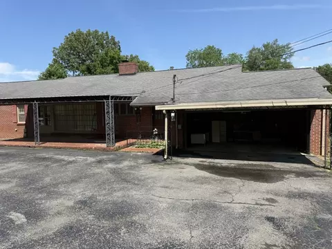 Exterior - 105 3rd Ave E, Springfield, TN 37172 photo 2 of 4