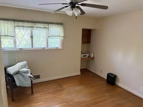 Bedroom - 105 3rd Ave E, Springfield, TN 37172 photo 2 of 3