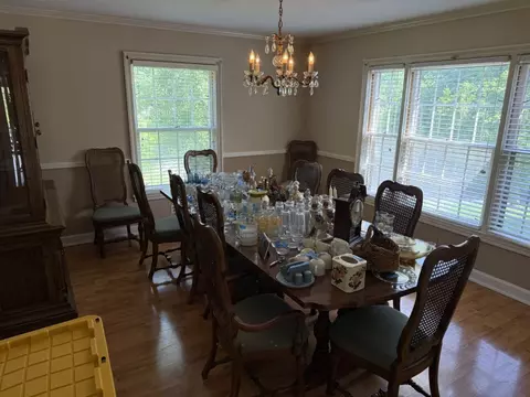 Dining - 105 3rd Ave E, Springfield, TN 37172 photo 1 of 1